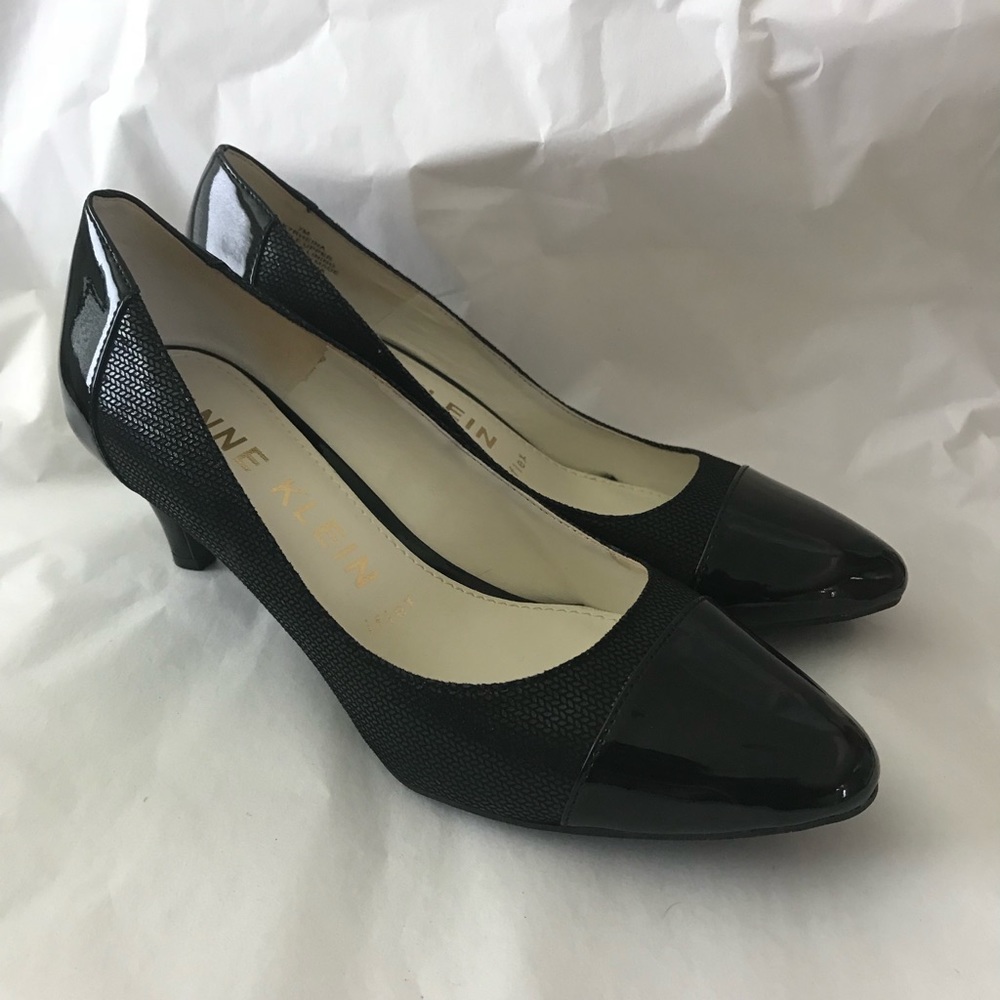 Anne Klein Rheina cap toe pumps